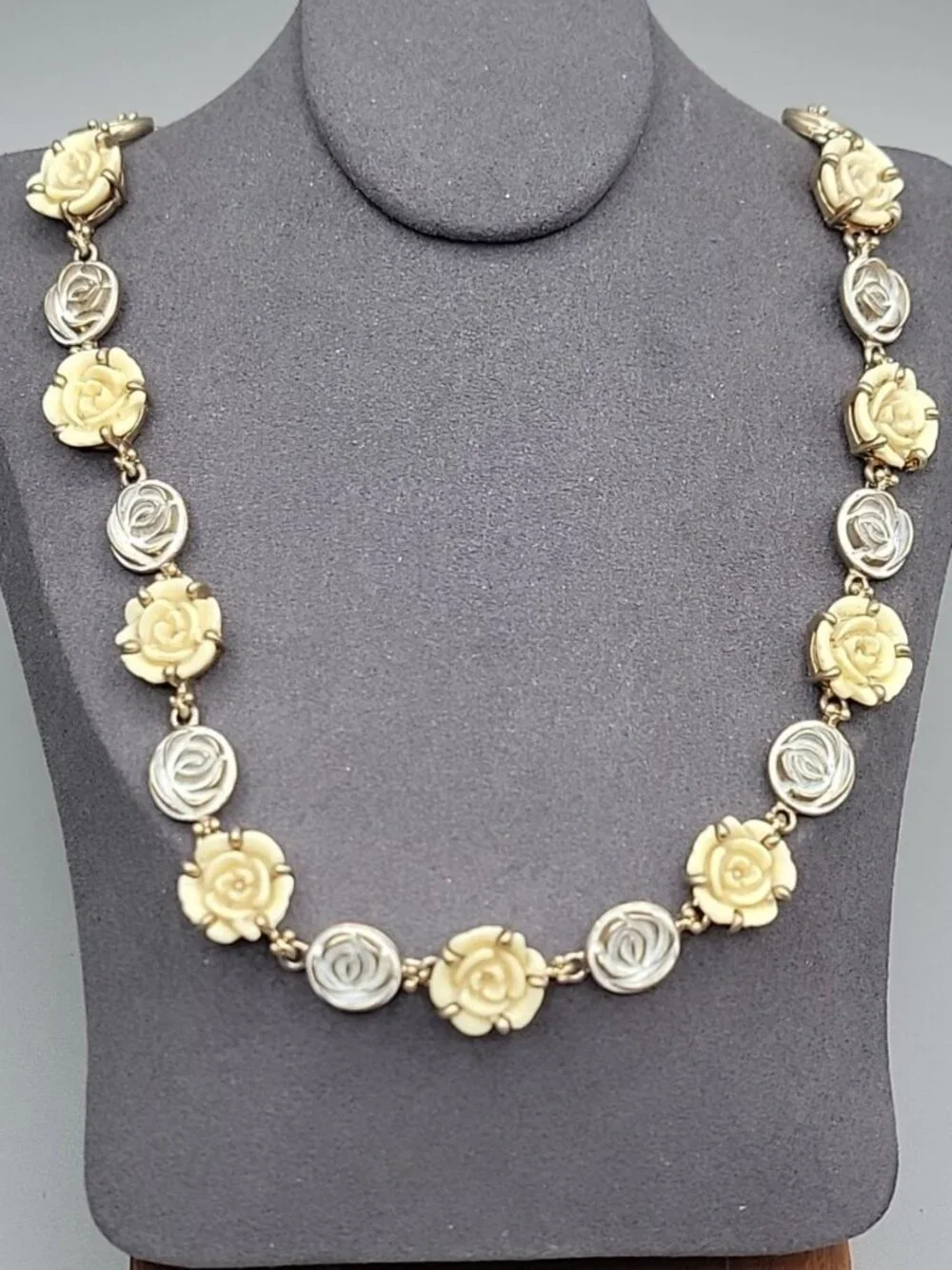 Vintage Liz Claiborne Rose Head Necklace 18